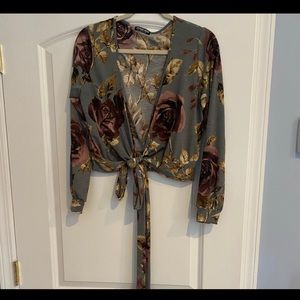 Fashion Nova front tie blouse/shirt